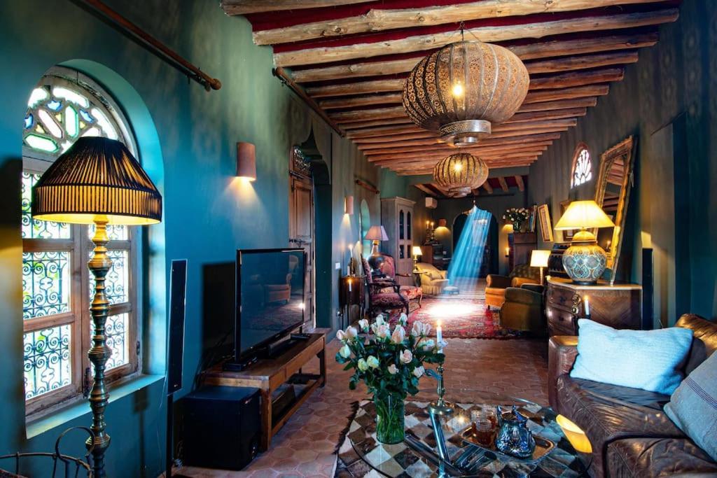 Aux Portes De Marrakech Villa Arts & Deco Avec Piscine Marrakesh Bagian luar foto